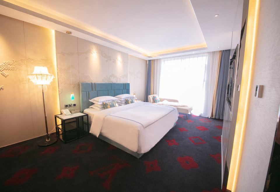 商務大床房（電動更換馬桶墊+全屋觸碰開關+智能投屏）