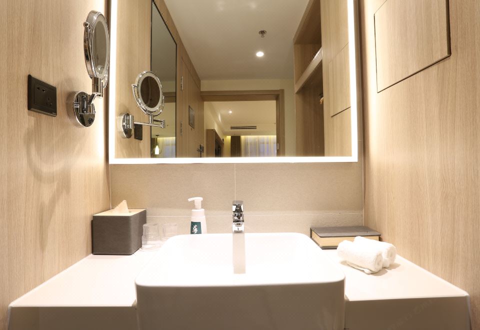 Atour Light (Harbin Central Street)Selected Queen Room