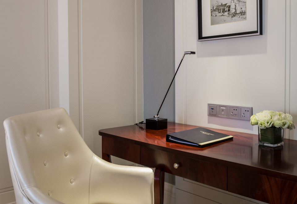 Courtyard by Marriott Shanghai FengxianFrench-Style Deluxe Executive Room (2 Beds)