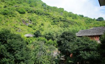 Wuyuan Shiwai Liyuan Good Morning Sun Moonju Lake View Inn