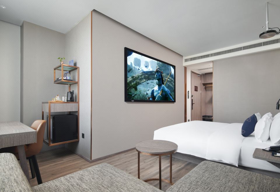 影音大床房（加熱毛巾桿+小冰箱+智能鏡）