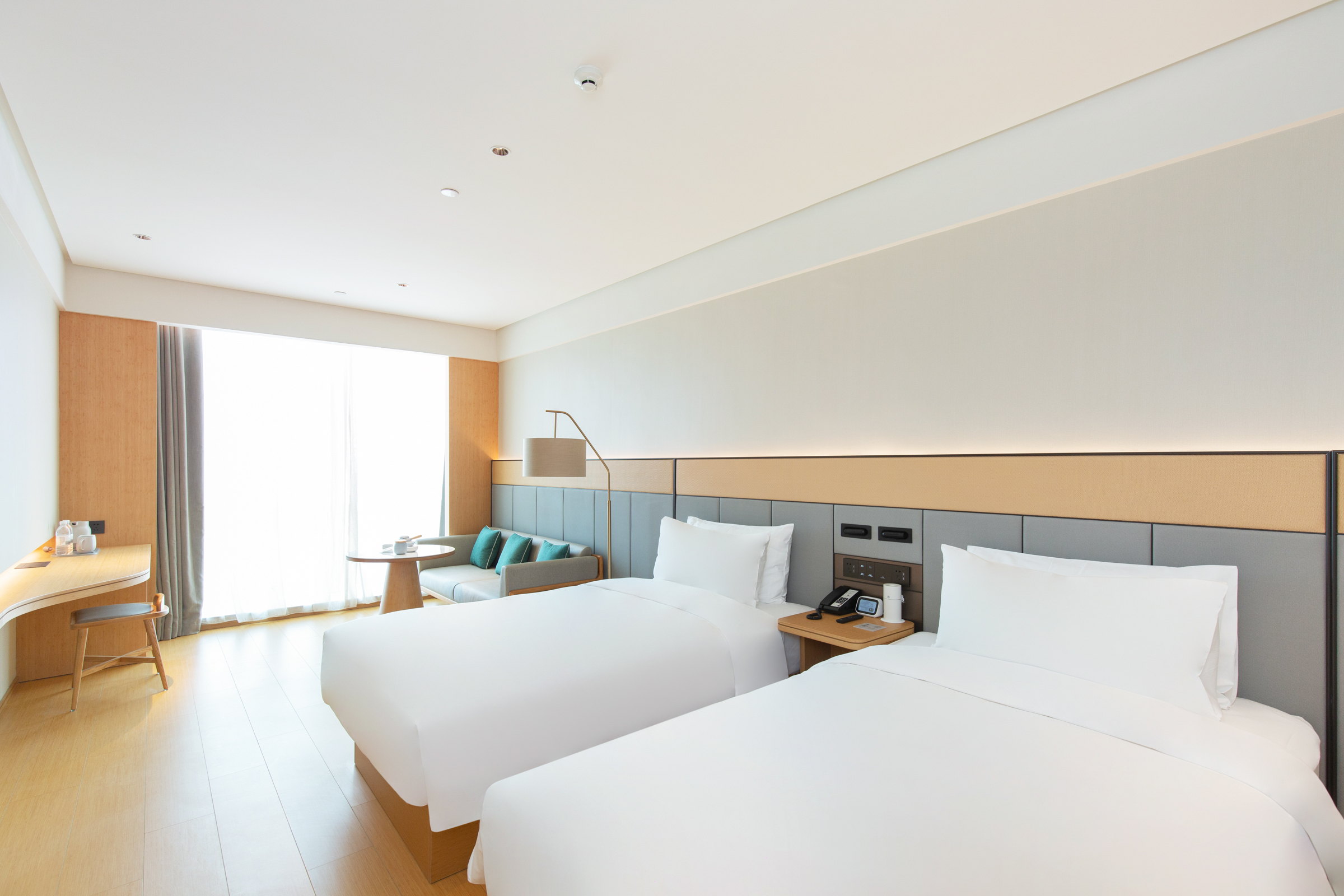 商务双床房（智能客控+手机投屏+落地窗+金可儿床垫）