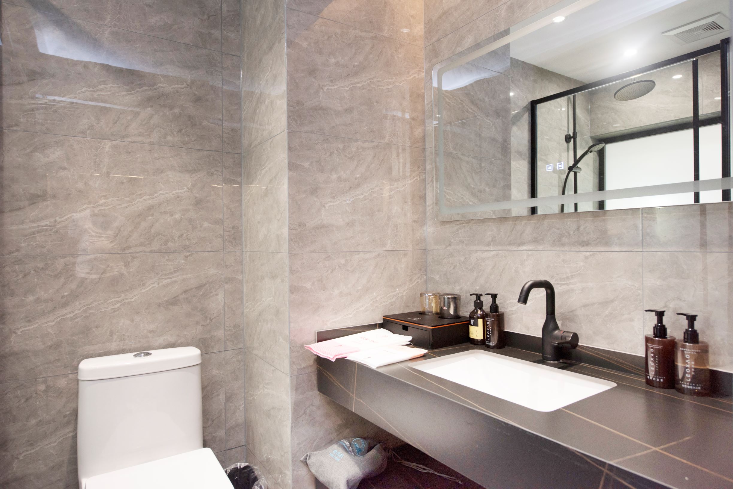 江景豪华大床房（智能加湿器+品质床品+乾湿分离）