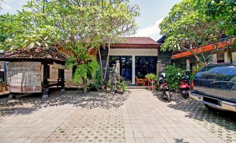 Super OYO 90672 Adhya Guest House Lombok
