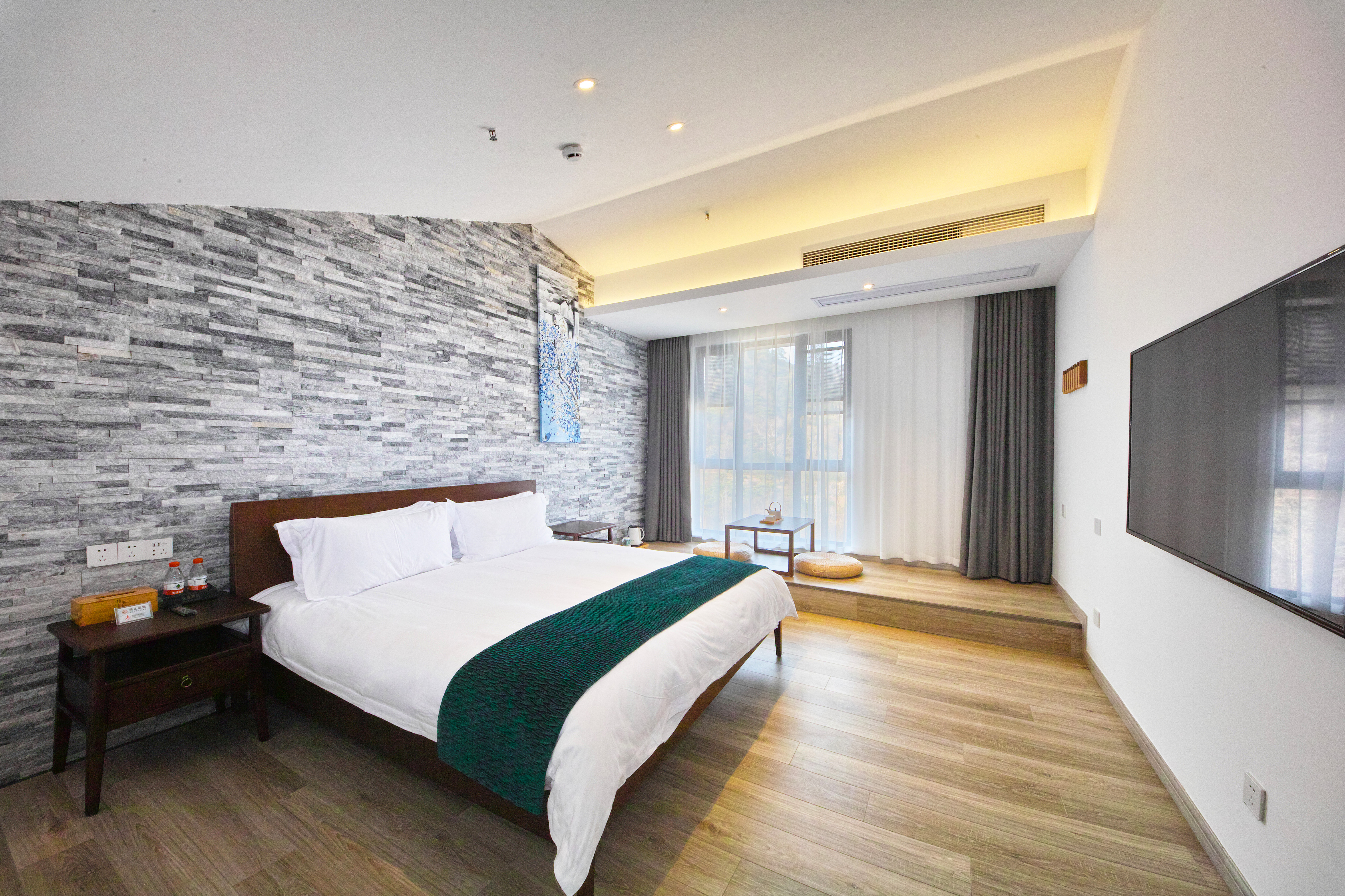 月满西楼·大床房（阳台+山景+榻榻米茶桌）