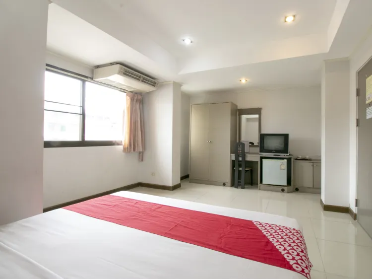 ห้องดีลักซ์ เตียงใหญ่ 1 เตียง