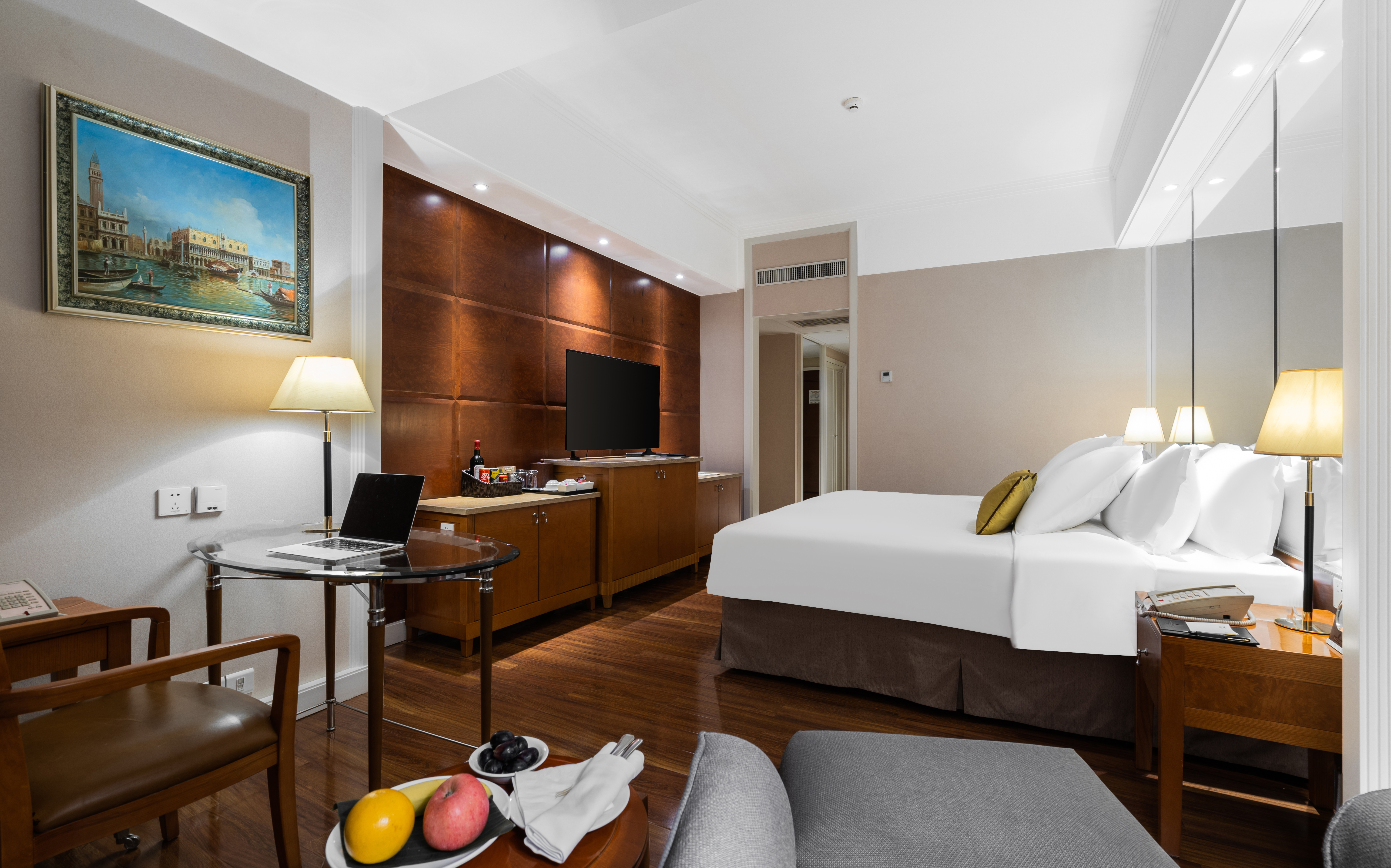 行政城景大床房「小米电视+高空城景+Minibar」