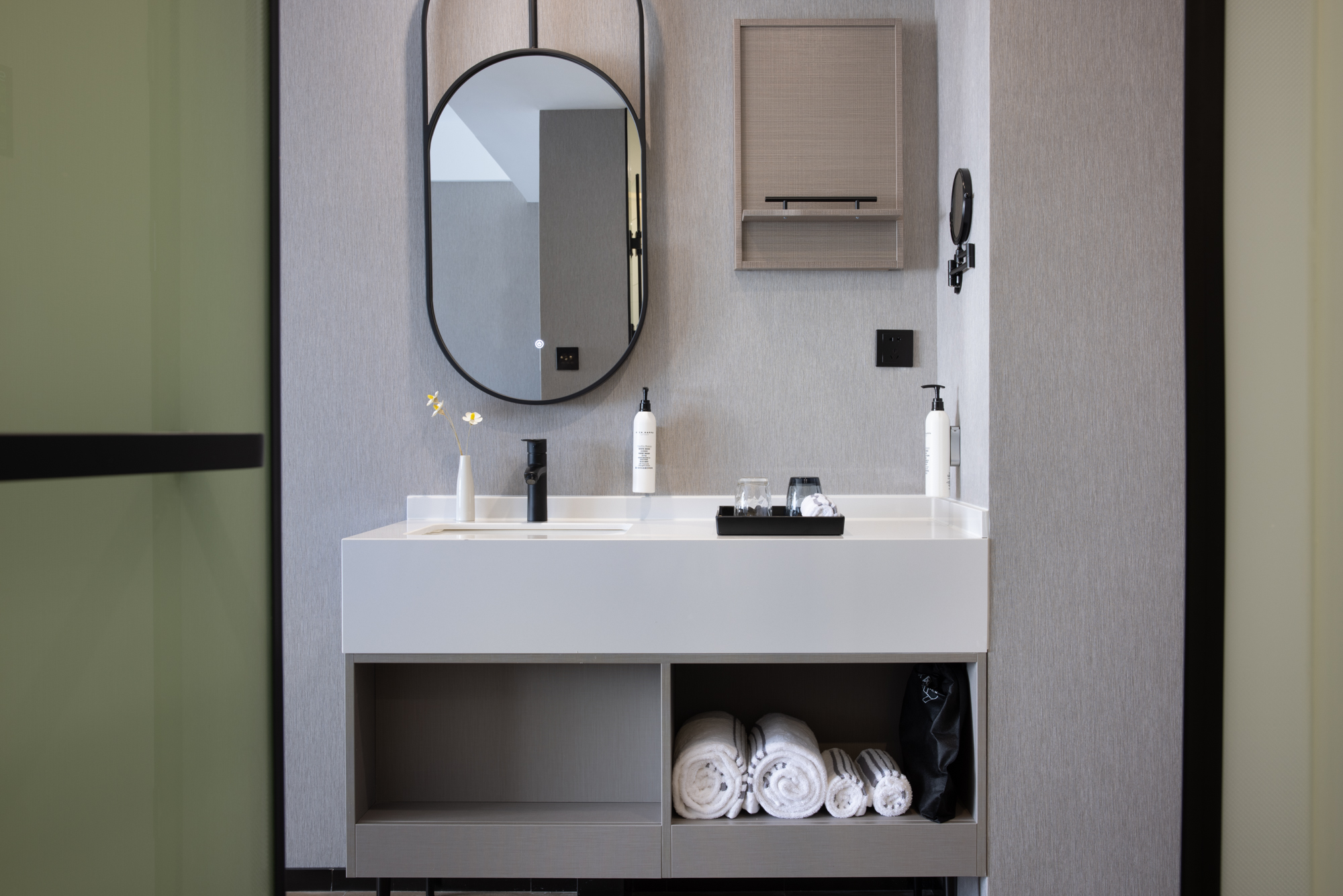 高级豪华大床房（智能马桶+Acca Kappa洗护用品+小冰箱）