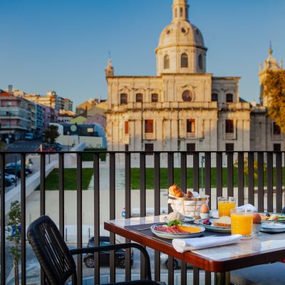 Deluxe Double Room Wine & Books Lisboa Hotel Promo Code