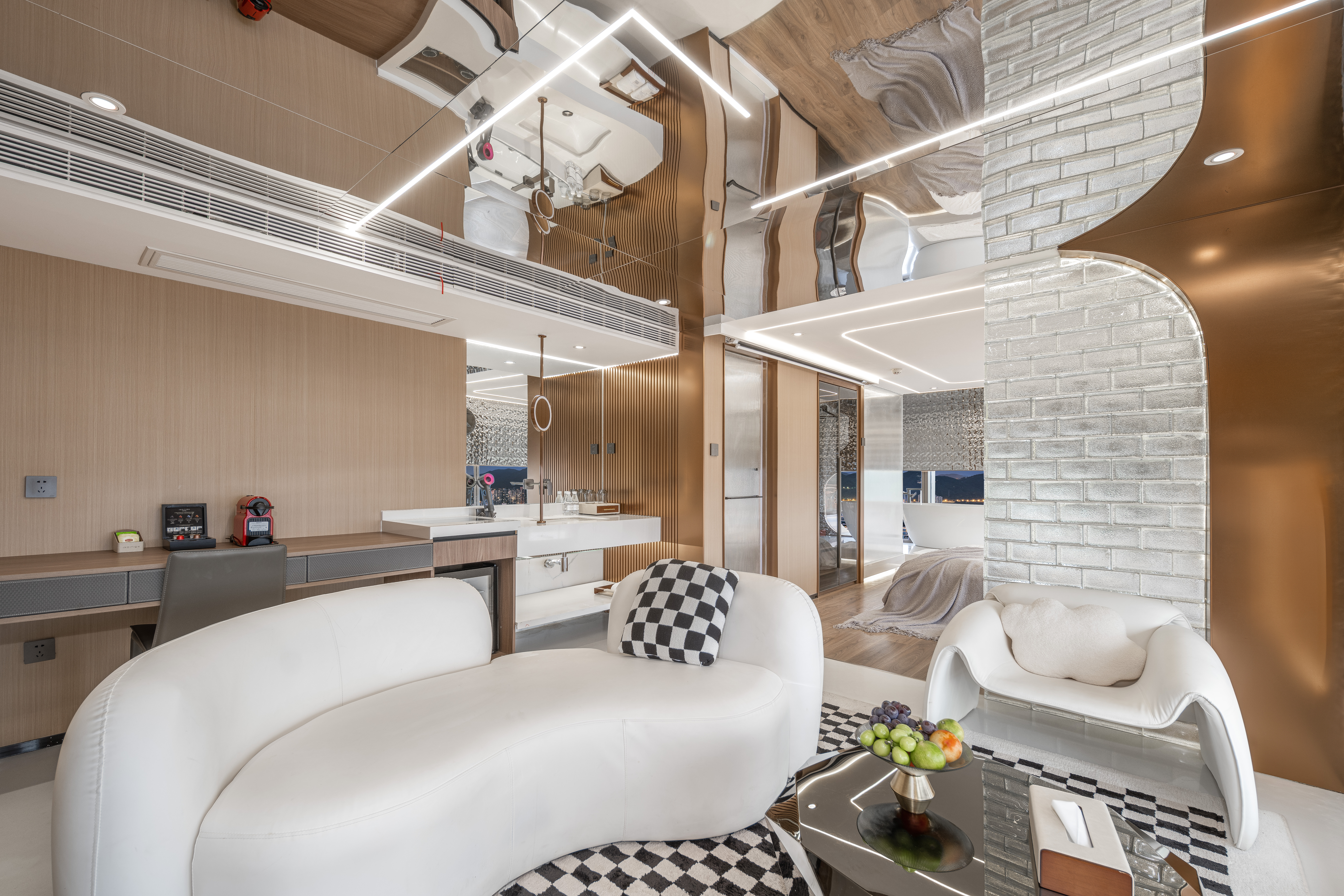 太空舱.270度江景套房