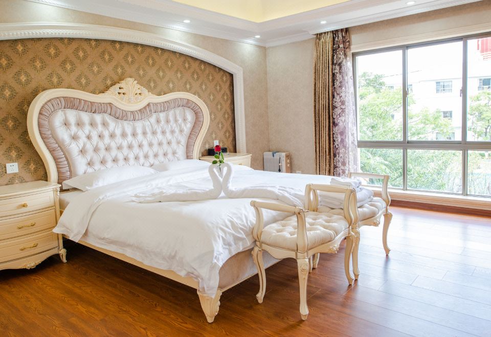 红犀牛（含私汤温泉）