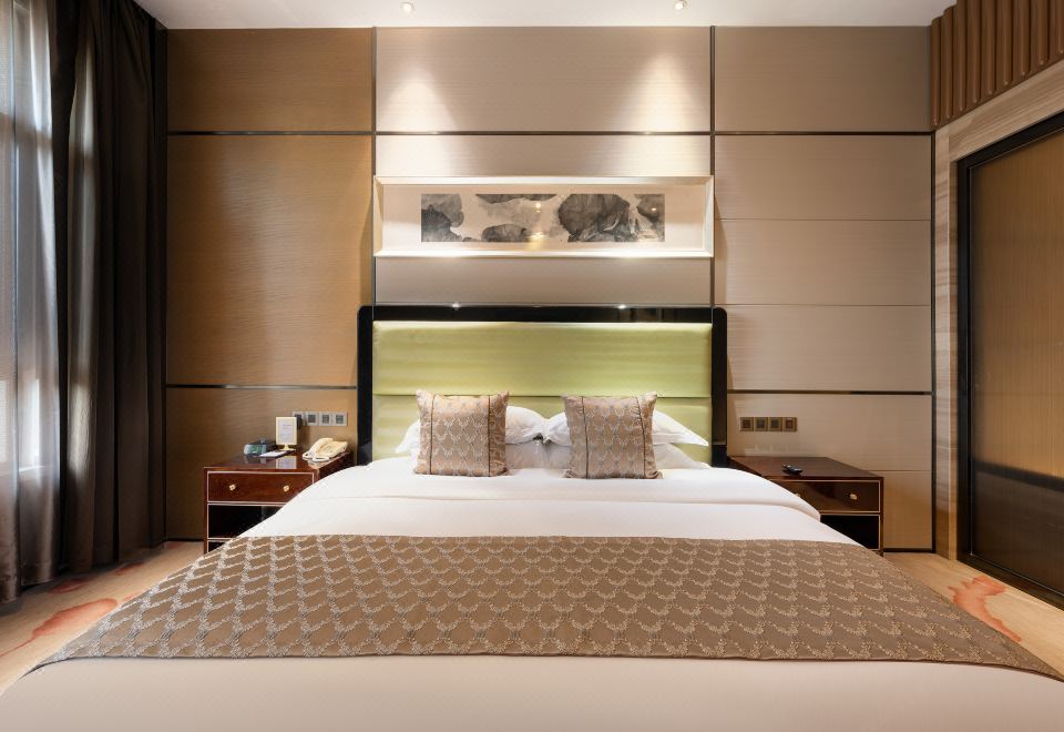 The Purple Palace NanjingJinling Building Deluxe Double Bed Room - Enjoy Forest Oxygen Bar