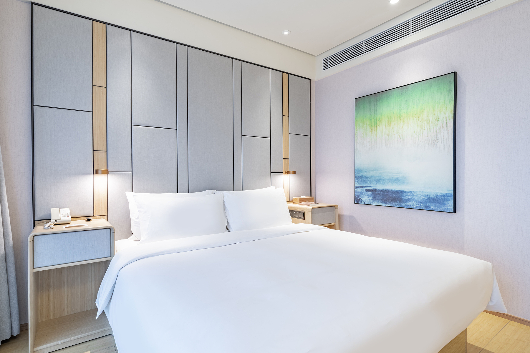 高级大床房（落地窗+小冰箱+mini茶海）