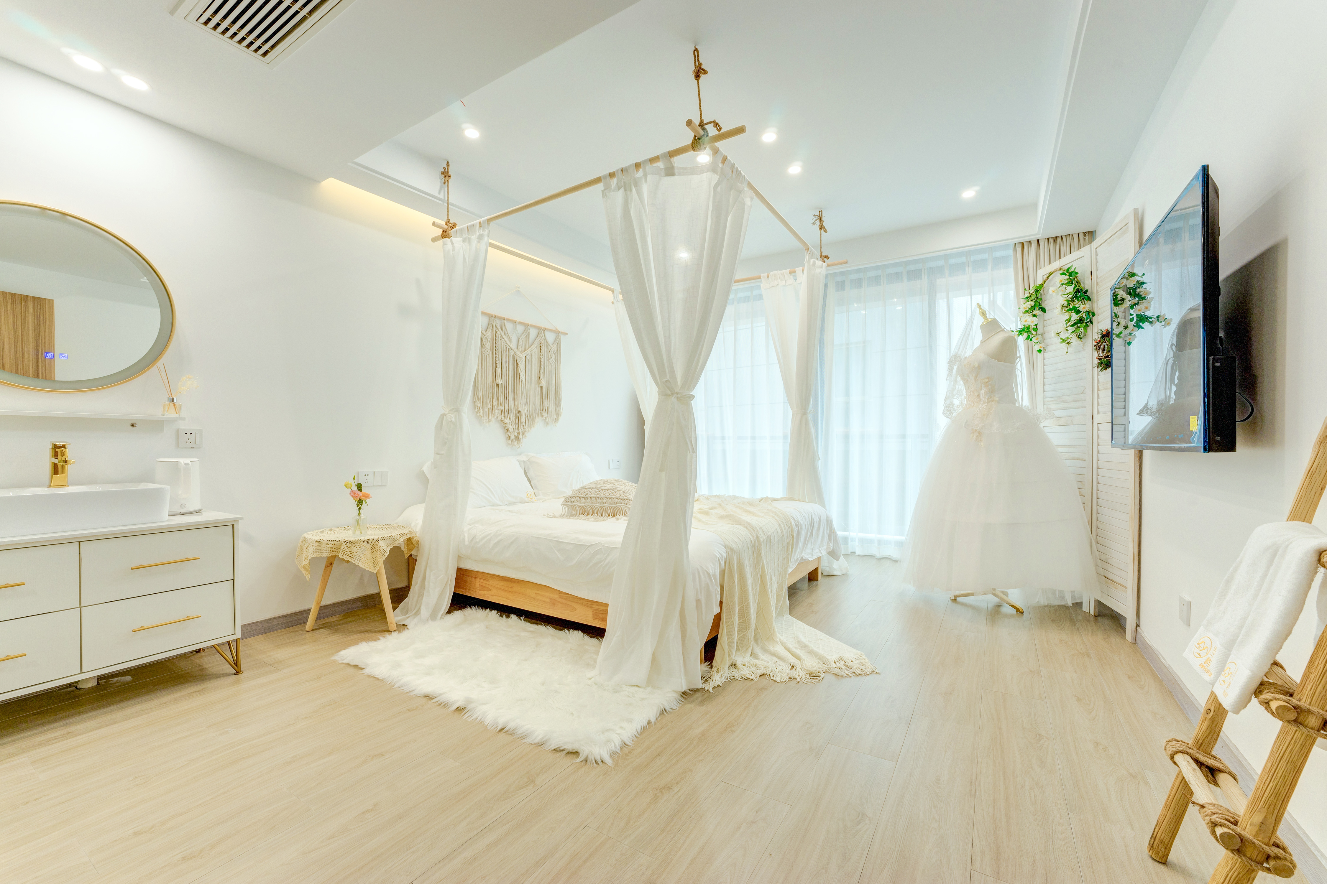 慕白-浪漫婚纱大床房