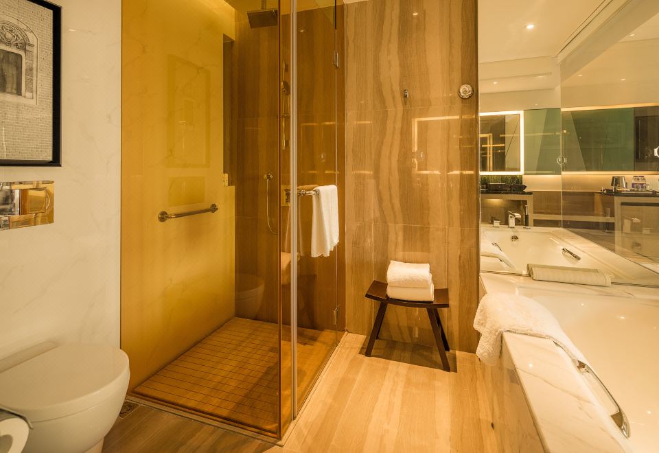 Radisson Blu Shanghai Pudong JinqiaoExecutive Queen Room