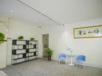Yixuan Hotel Apartment Các khách sạn ở La Định