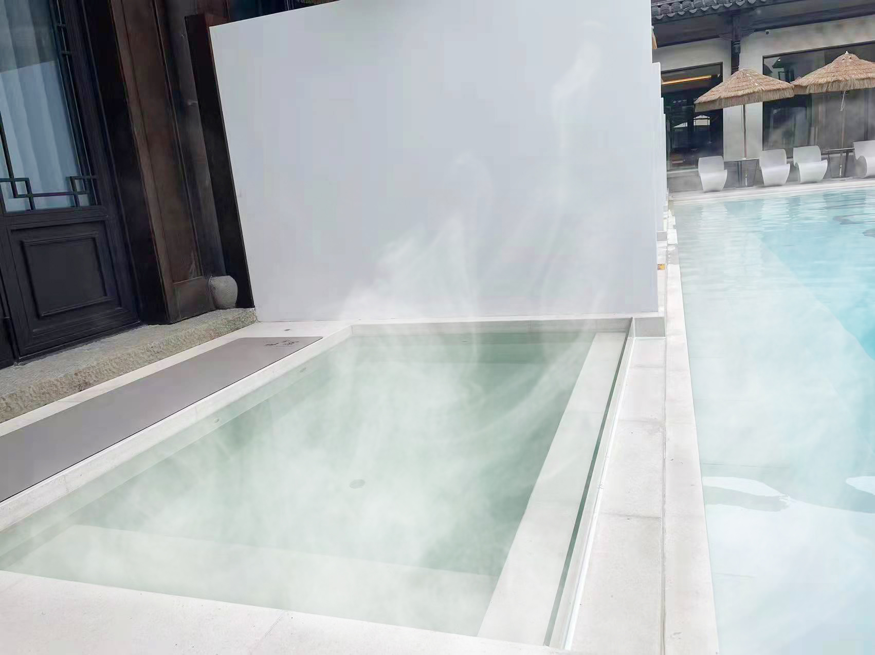 池畔恒温私汤房