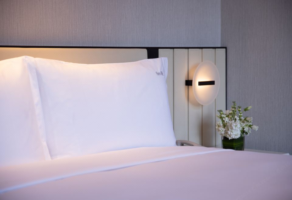 Holiday Inn & Suites Qingdao Jinshui1 King Standard Accessible