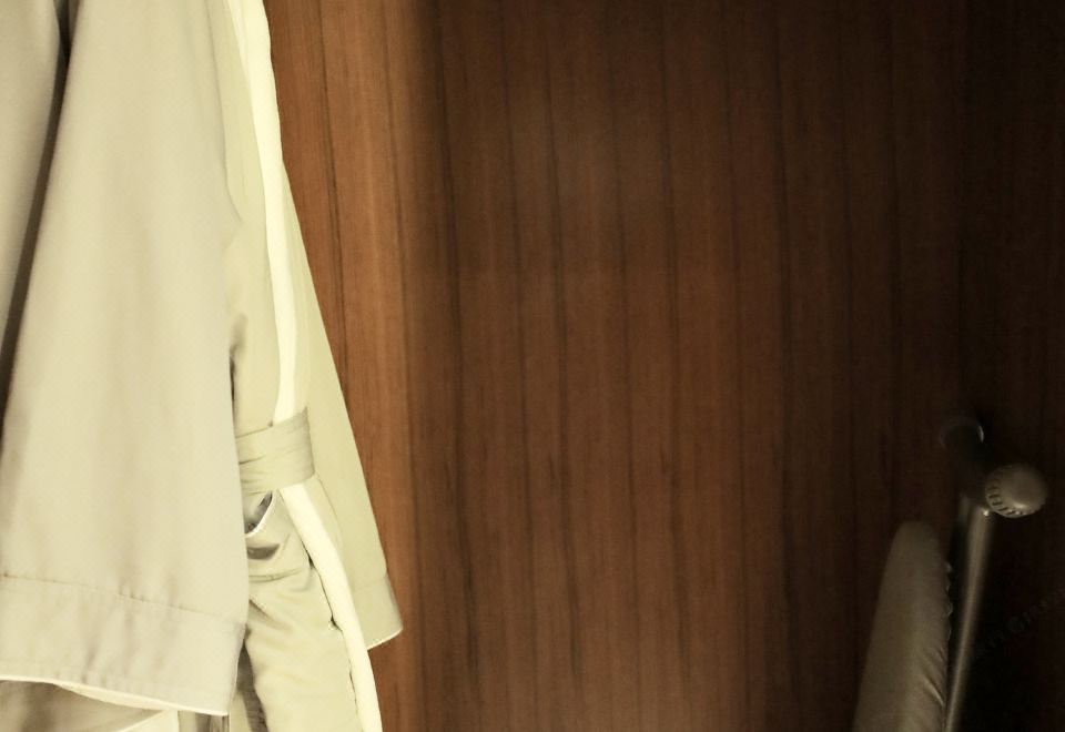 Oakwood Premier TongluSuperior Twin Room