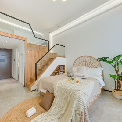 初見投影大床房 珠海萬奈公寓飯店（拱北富華里店）優惠