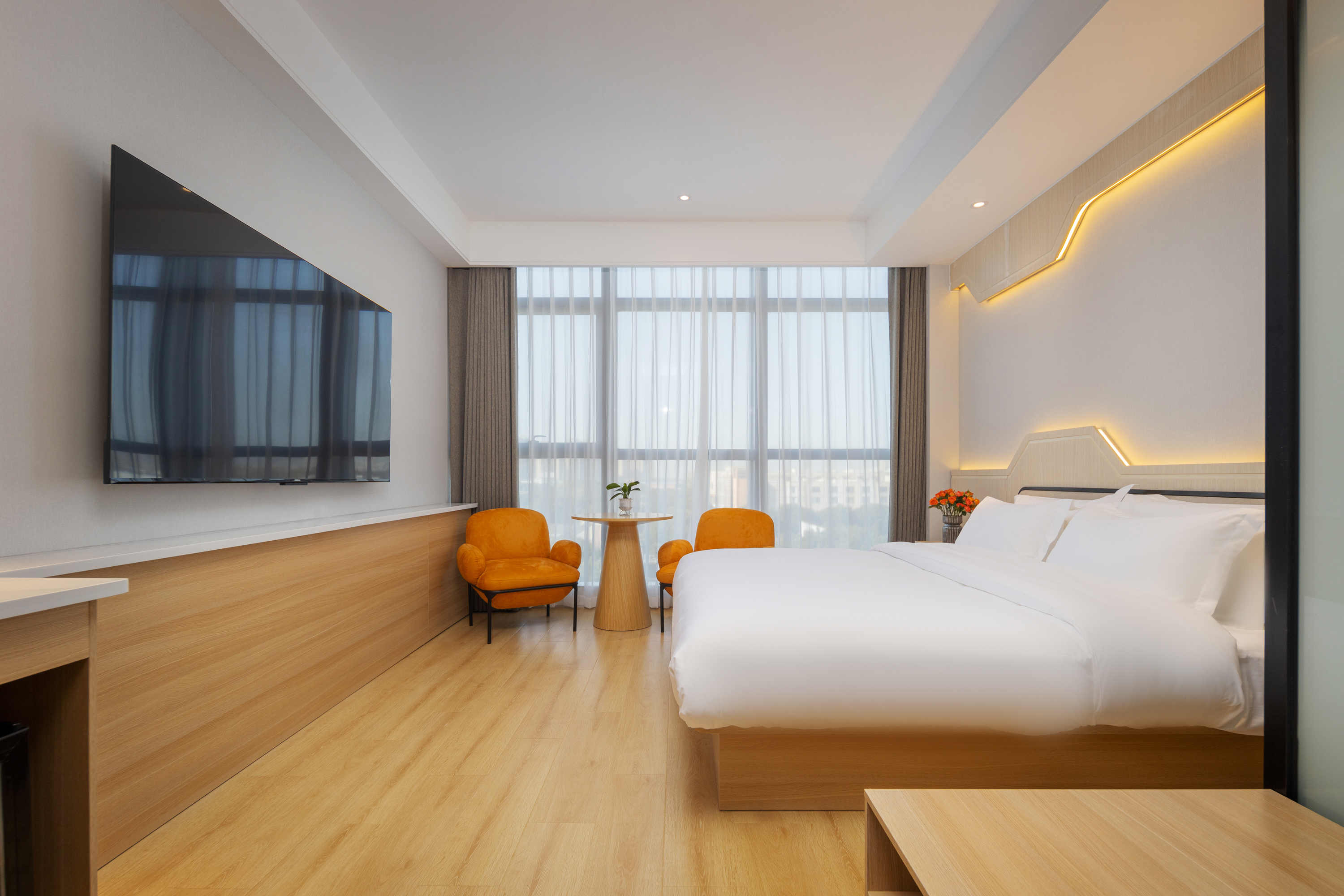 臻享大床房（阳光满屋+70寸高清可投屏电视）