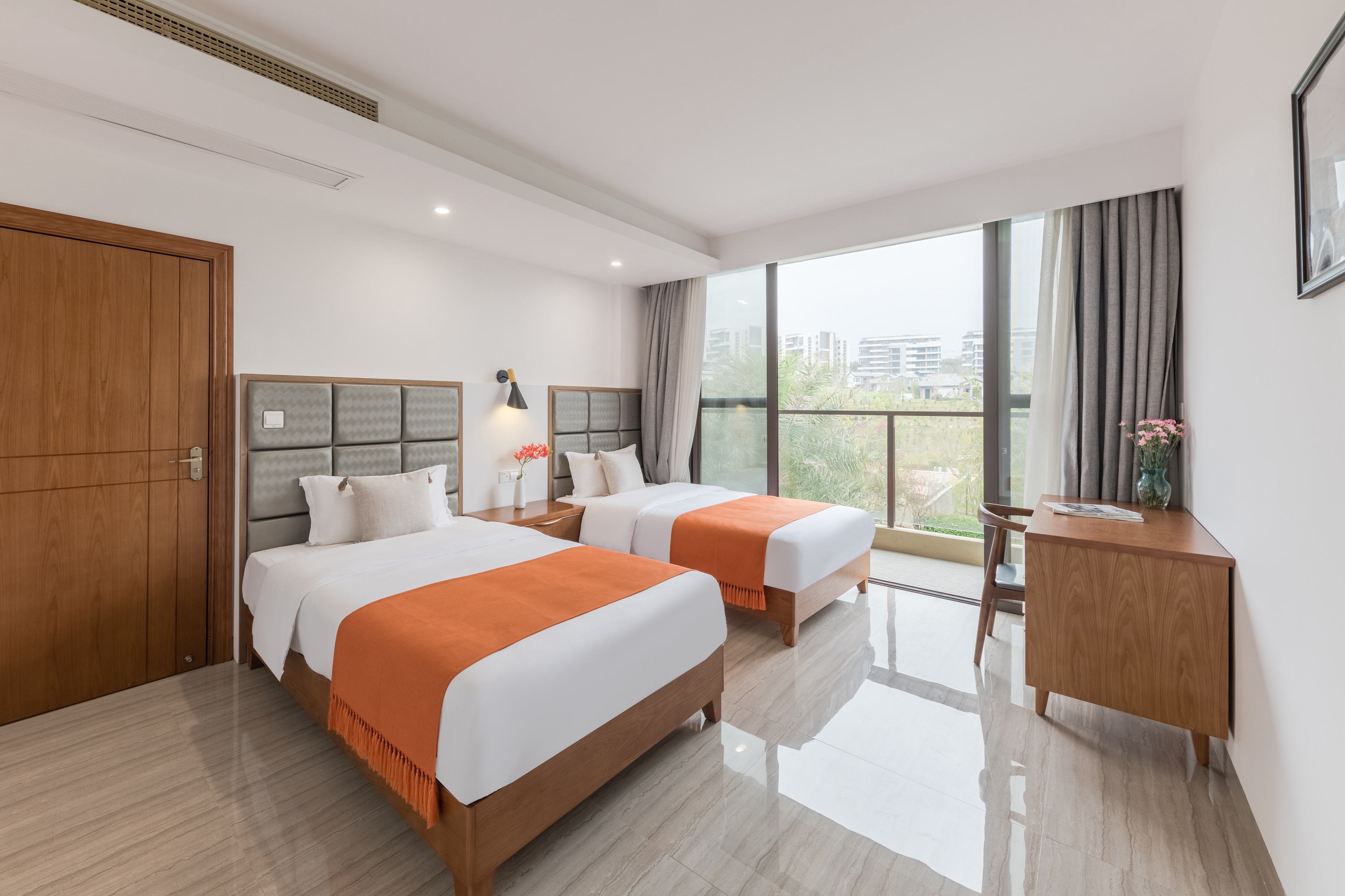 Hot Spring Villa - 3-Room, 1-Living Room, 4-Bathroom (1 Kitchen)