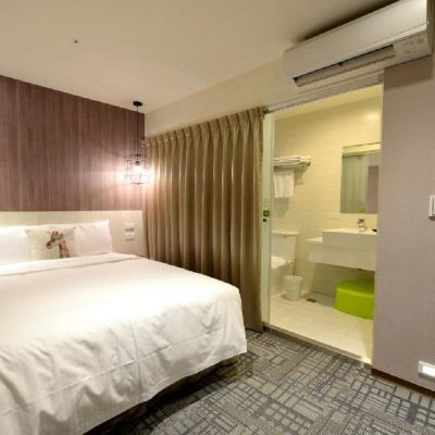 標準大床房(無窗) 方舟旅店（台北長安館）優惠