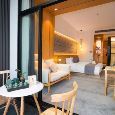 邑梵·茶文化陽台特大床房+觀景陽台+功夫茶具+清新助眠烘茶機 江門邑澗酒店優惠