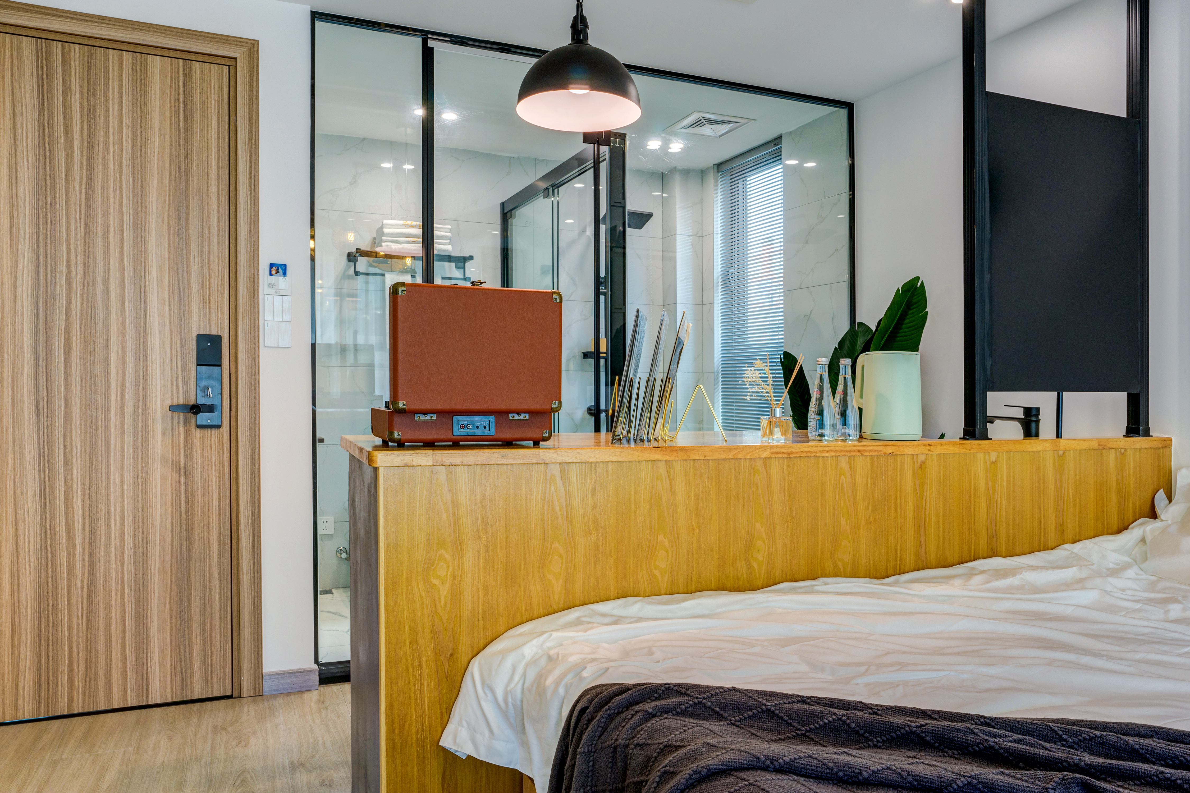 慢慢-黑胶主题家庭房