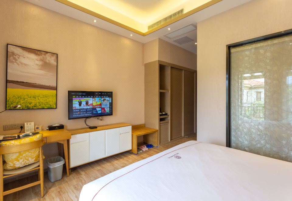 Yuetianxia Hot Spring HotelA Zone Hydrophilic Hot Spring Three Bedroom Villa