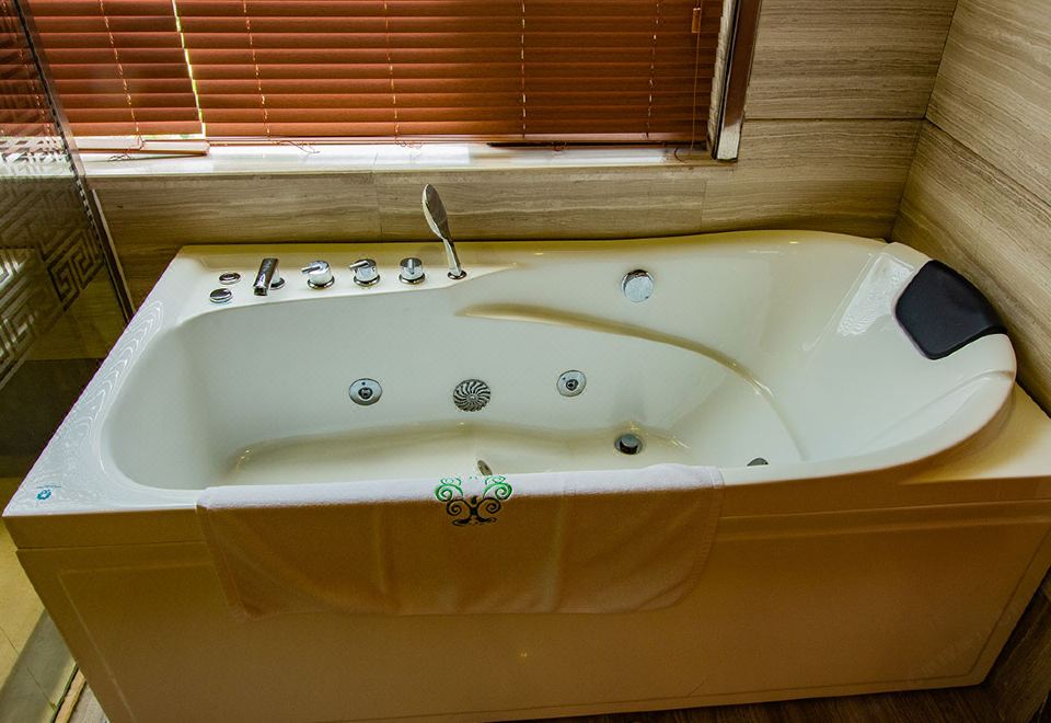 西溪森林十房KTV温泉别墅