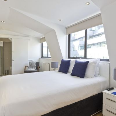 One Bedroom Penthouse Apartment Red Lion Court by City2Stay Promo Code