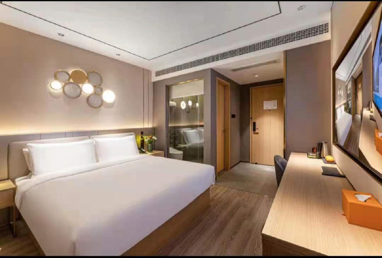 高级大床房（智能投屏+小冰箱）