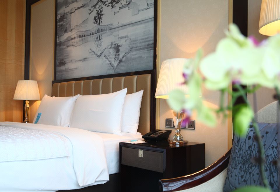 艾美行政湖景房