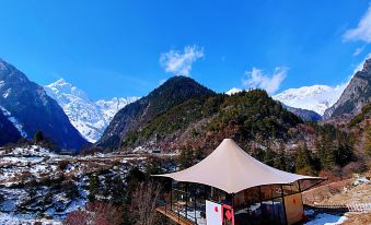 Yubeng Snow Mountain Noye Luxury Tent Hotel