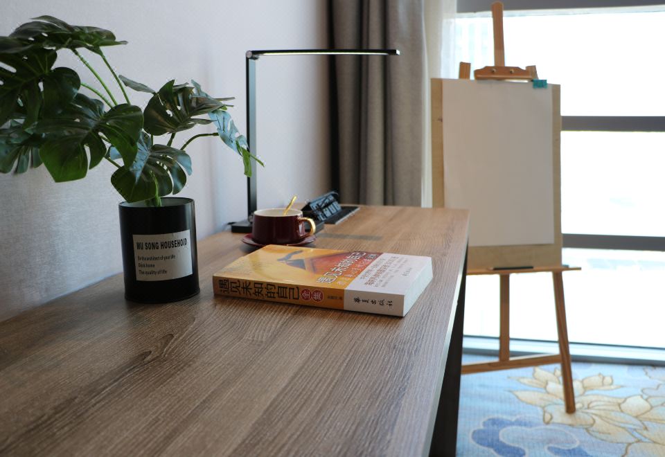 Dreamy Breeze City-View Double Bed Room With Smart Voice Control And Velvet Head Pillow