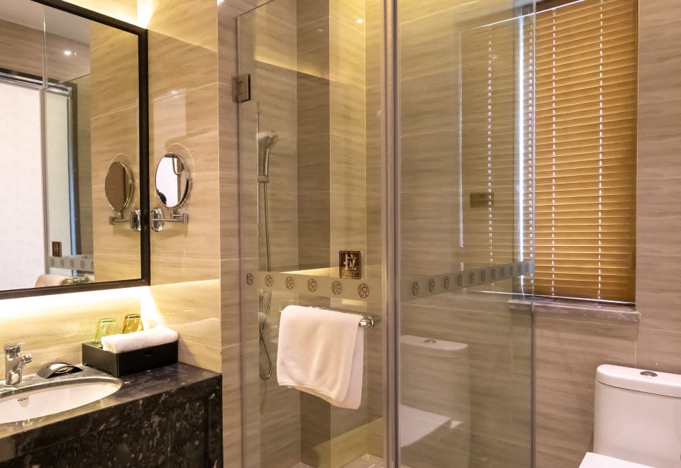 Yuetianxia Hot Spring HotelA Zone Hydrophilic Hot Spring Three Bedroom Villa