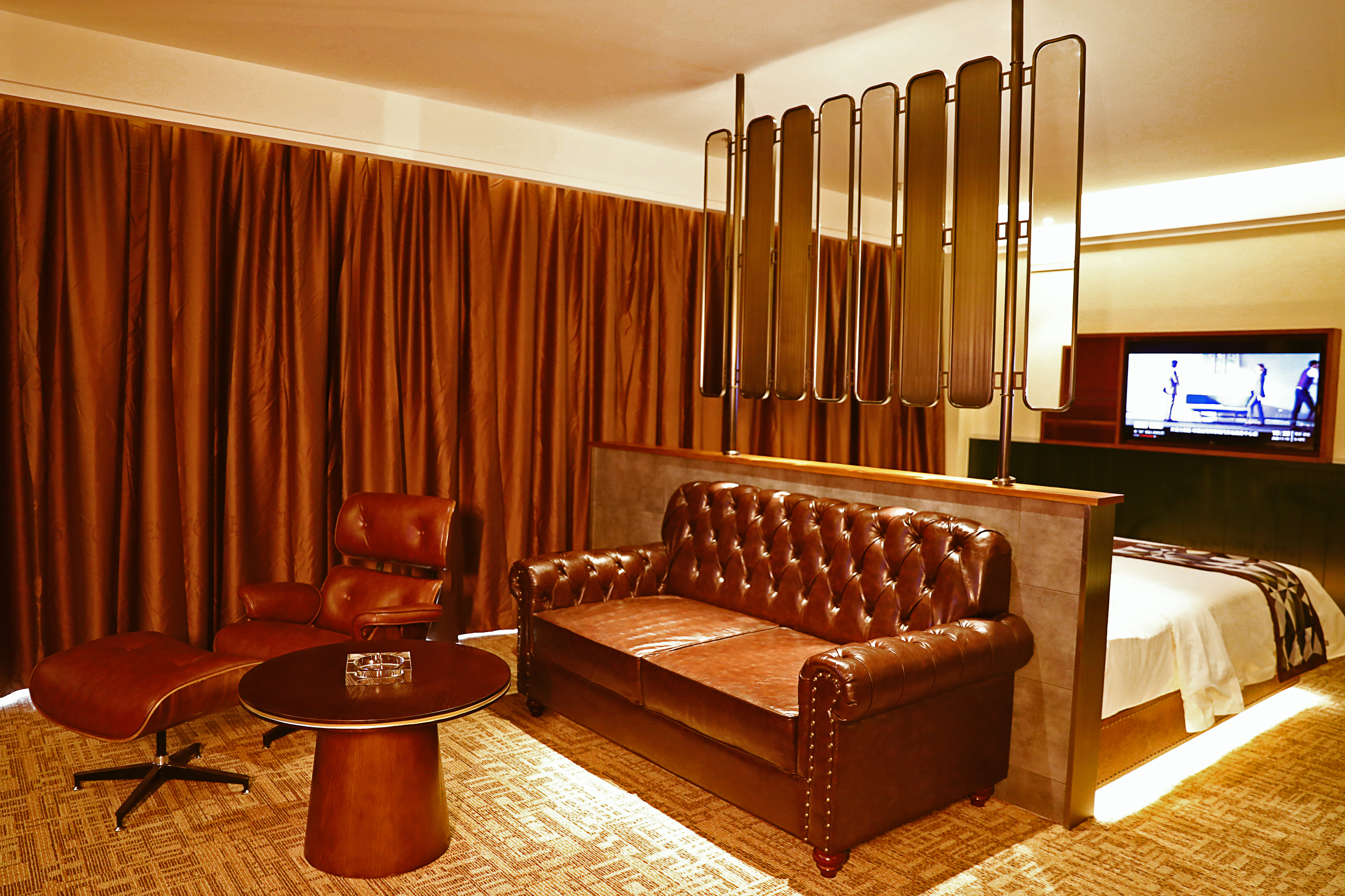 至尊浪漫红酒大床房