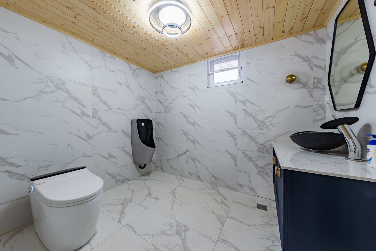 友人居野奢大套房