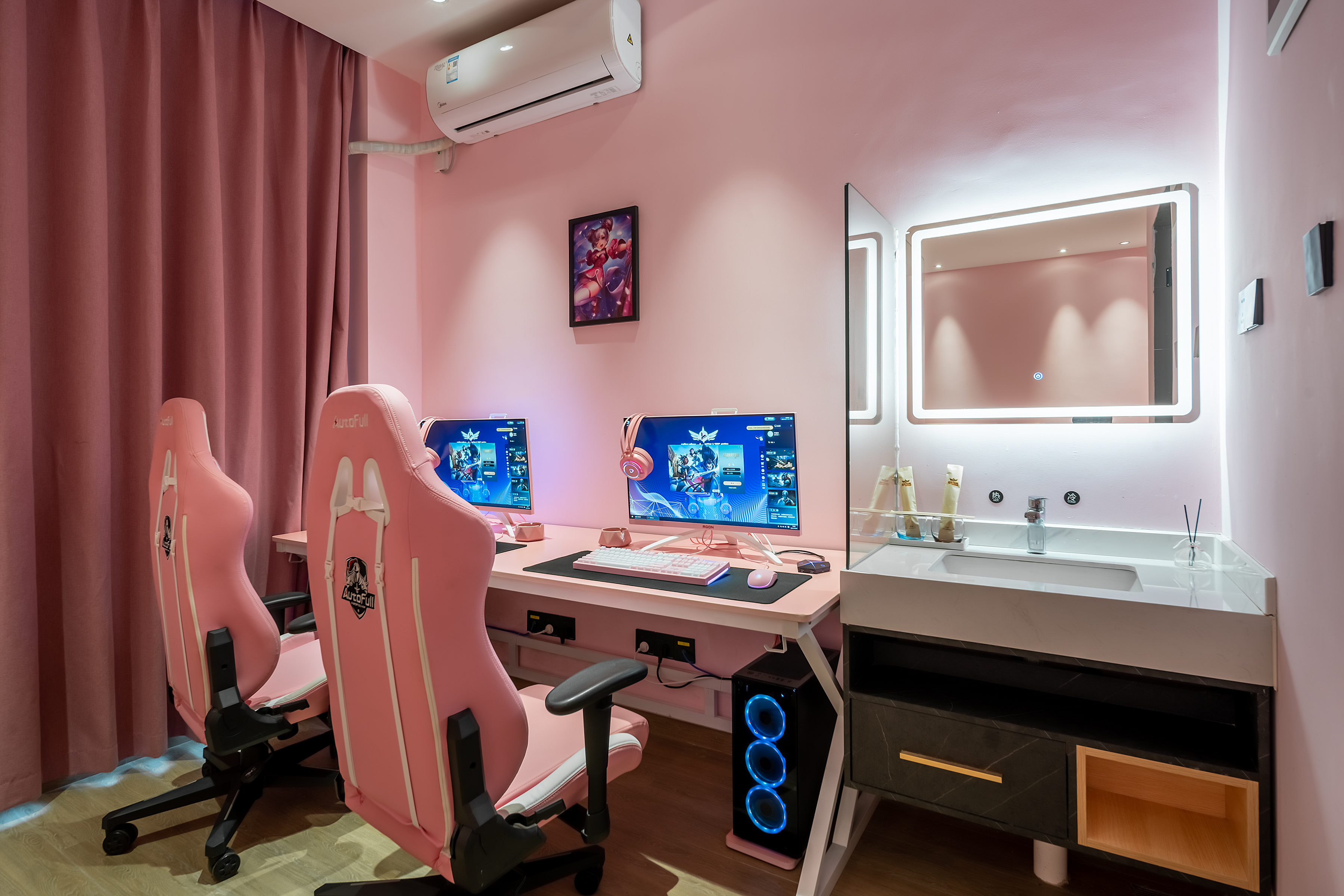 电竞大床房-[2台电脑+RTX3060显卡+i5-10700F处理器+16G内存+2K曲面屏+机械键鼠]+沙发茶几