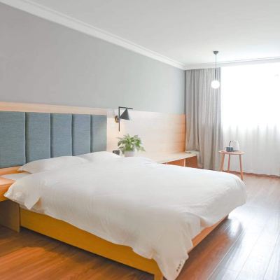 高級大床房 桂林廣湖客棧（火車站象山公園店）優惠