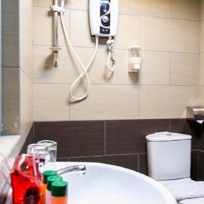 Bilik Deluxe Bertiga Kupon Hotel WW Kuala Lumpur