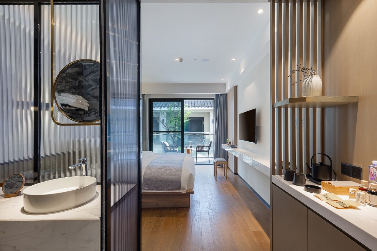 争朝夕-露台大床房（落地窗+高端洗护+智能客控）