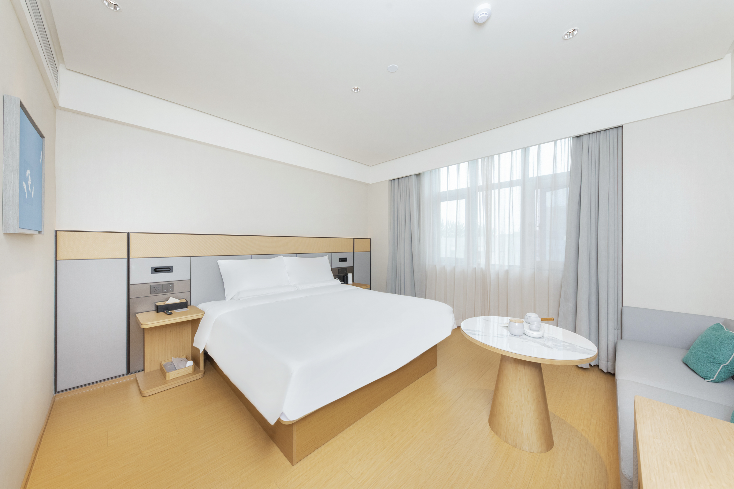 舒壓高級大床房（65寸電視投屏+冰箱+智能客控）