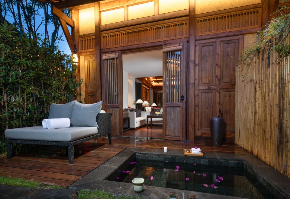 碧云閣（帶泡池）