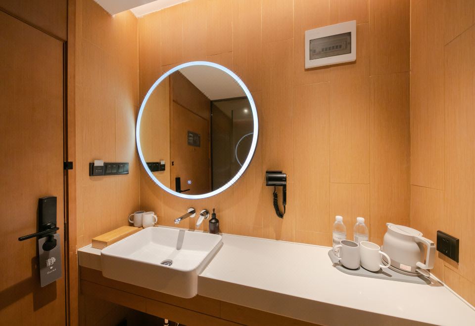 舒压大床房（65寸电视投屏+独立空调+零压枕头）