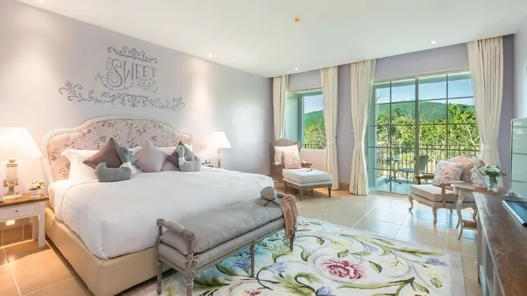 ห้องดีลักซ์คอร์ทยาร์ด(24 Hours Use Of Room)