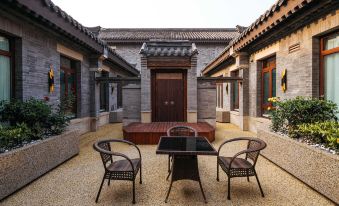 Qingdao 13 Month Folk Home