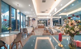 Yunshang Manju Hotel (Guiyang Guanshan Lake Convention and Exhibition City Financial City Branch)
