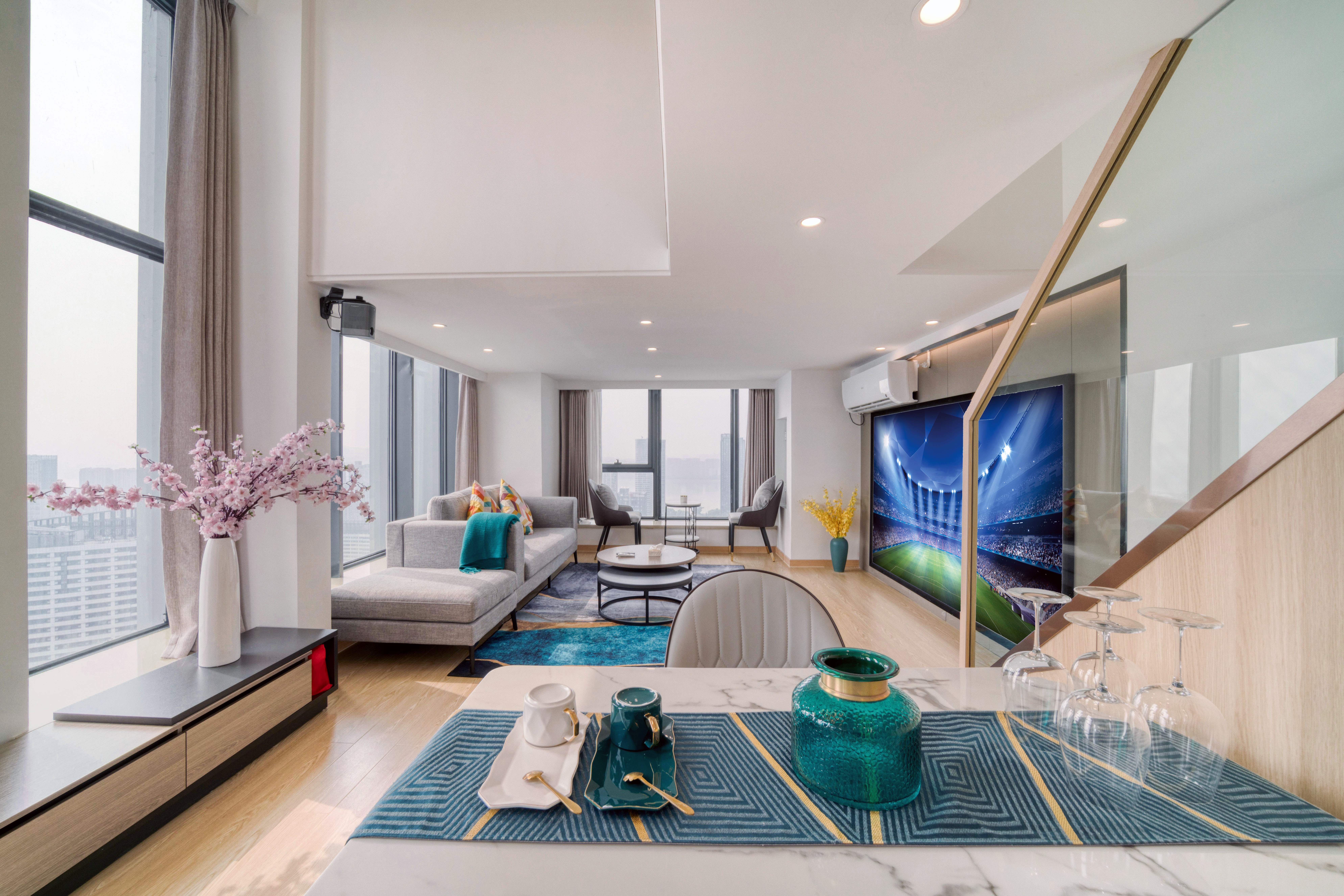 高级行政LOFT家庭影院双床房多种套房（极米投屏）